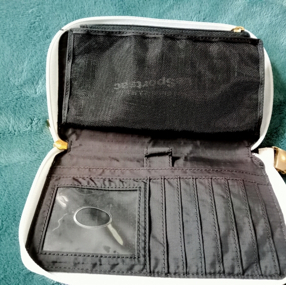 L.A.M.B. White and Black Wallet - Picture 5 of 8